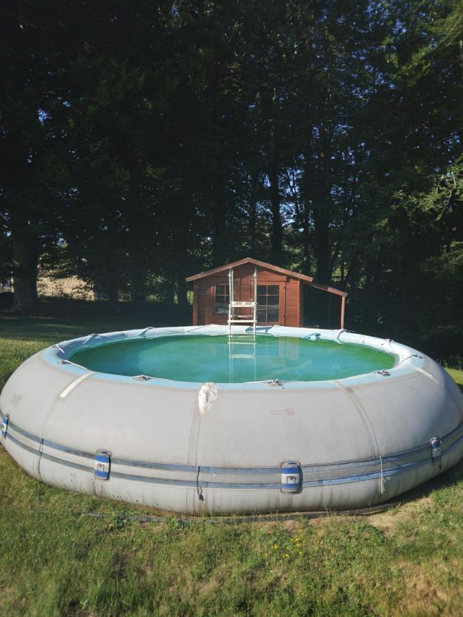 Bed and Breakfast Domaine de Marchal Celles-Sur-Durolle Exterior foto