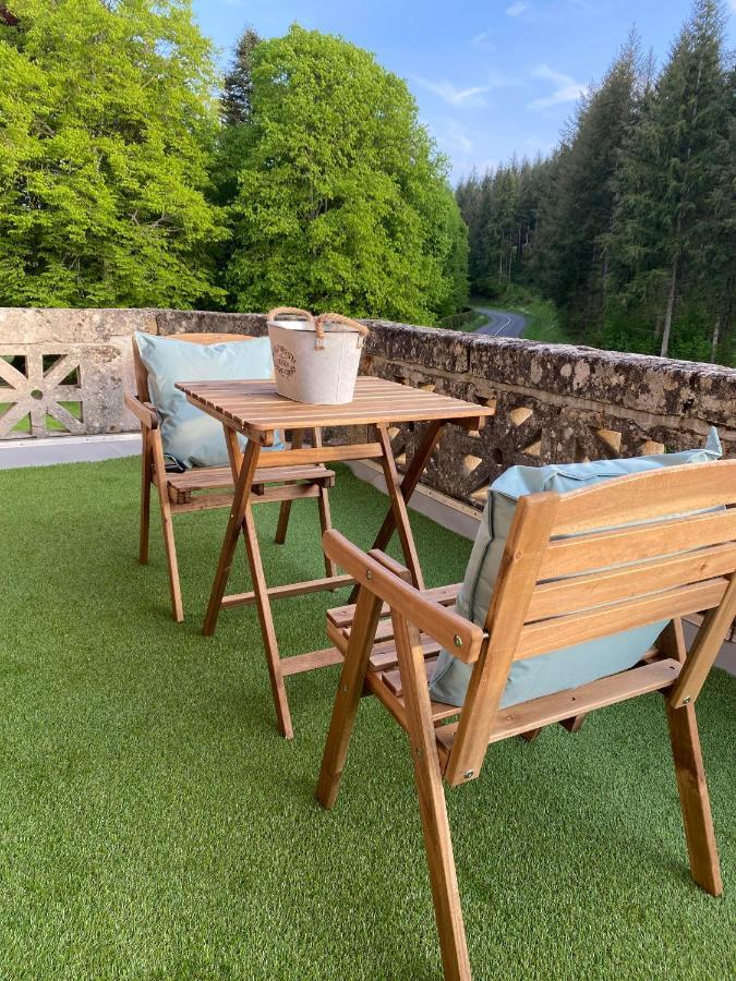 Bed and Breakfast Domaine de Marchal Celles-Sur-Durolle Exterior foto