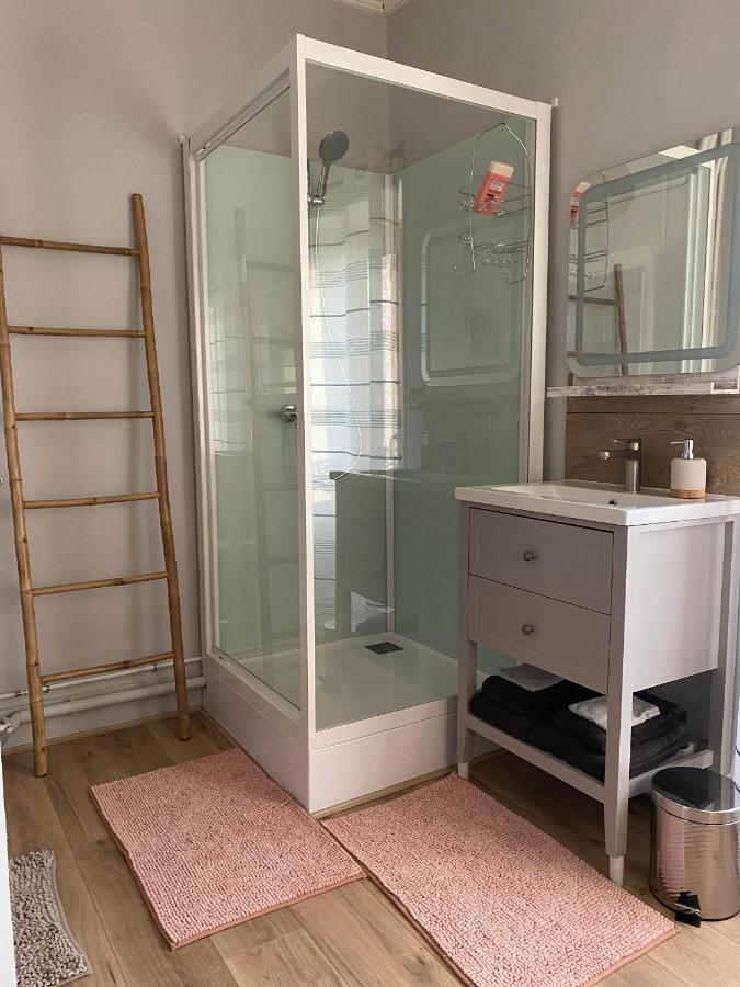 Bed and Breakfast Domaine de Marchal Celles-Sur-Durolle Exterior foto