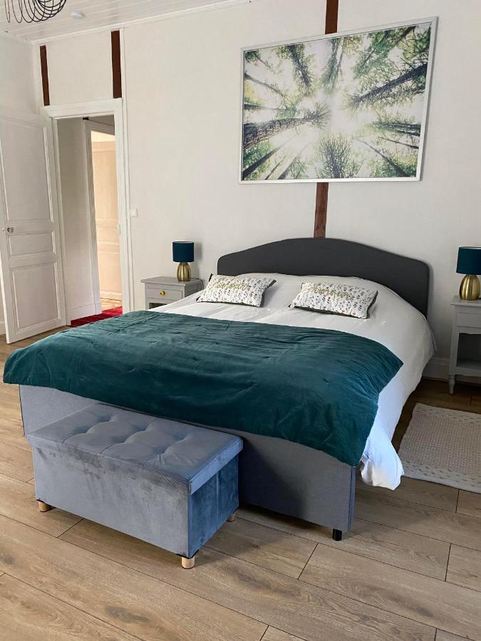 Bed and Breakfast Domaine de Marchal Celles-Sur-Durolle Exterior foto